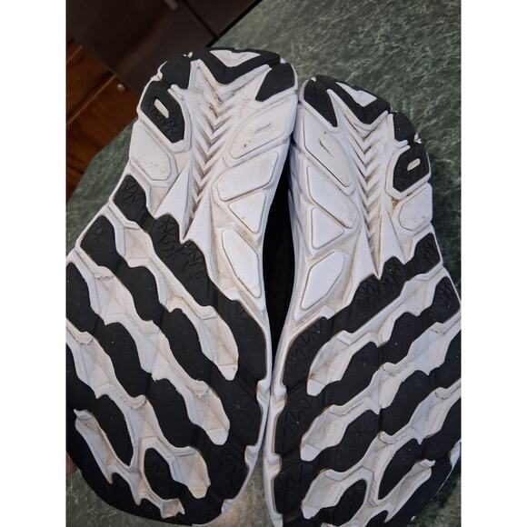 Hoka One Clifton 8 Black White Running Jogging Shoes Mens Size 13 D Sneakers EUC